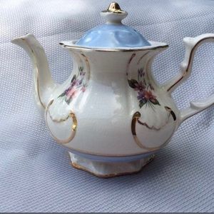 Tudor Teapot Made In England Price Kensington V
